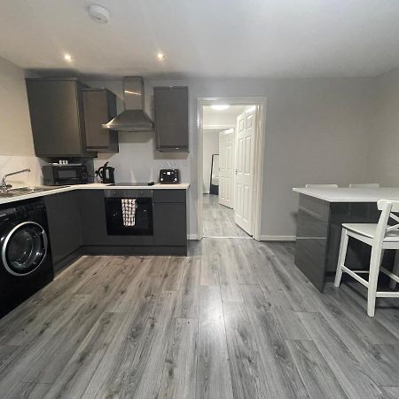 ليفربول Mays Apartments - 147-153 Mill Street, Free Parking, 5 Minute Walk To Baltic Market And City Centre - Apartments Sleep 1-6 Guests المظهر الخارجي الصورة
